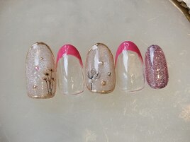 キラキラフレンチネイル