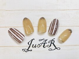 ストライプ柄ネイル