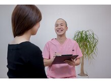 お客様に対して、丁寧にカウンセリングさせていただきます。