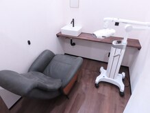 ホワイトプランの雰囲気(半個室スペースでリラックスしながら施術できます。)