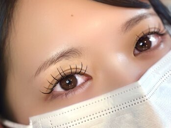 チュニ バイ チッチ 小倉店(chuni by chicchi)の写真/マツエクLED導入でどんな季節も崩れにくい目元に！通いやすさ抜群で毛周期もしっかりカウンセリング＊