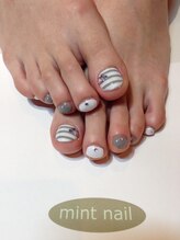 ネイルアンドアイ ミント(nail＆eye mint)/ボーダーフットネイル