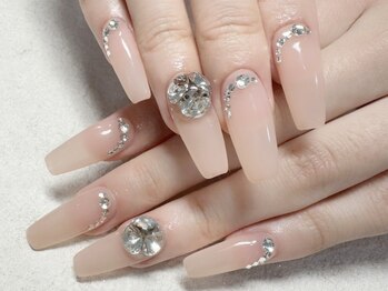 ユーフォリア(Euphoria)/長さ出しビジューネイル