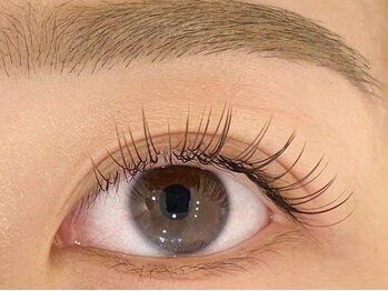 cheek eyelash salon 池袋店【パリジェンヌ/フラットラッシュ/LEDマツエク/眉毛】の写真/エクステの中でも高い持続力で話題!【フラットラッシュ】抜群のモチの良さ×軽いつけ心地でリピート続出!