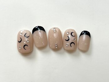 ネイルメゾン 天神店(NAIL MAISON)/モノトーンフレンチムーン¥12500