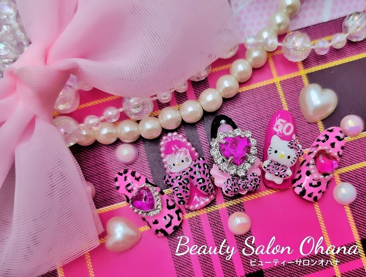 2025年秋トレンド】黒ピンクのネイルデザイン集｜人気順