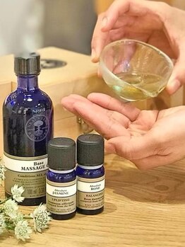 ローズ 立川(ROSE)の写真/英国発ニールズヤードの上質アロマに包まれる贅沢ケア!頑固な疲れを全身からじっくり解きほぐす至福の120分