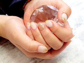 春らしい白デザイン