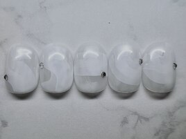 ホワイトづくしネイル