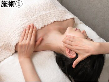 隆鼻矯正専門店 ラプリ(Raplit)/施術1 固まった筋肉をほぐします