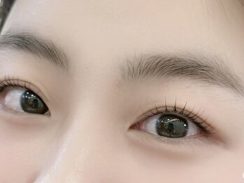 アイビューティ デイジー(Eye Beauty Daisy)の写真/―毎日のメイクを時短に―〈圧倒的モチ×美しい仕上がり〉1本ずつ丁寧に仕上げるからモチ抜群◎