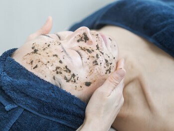 【ハーブピーリング専門店・毛穴・ニキビケア】Herbal Salon BLANC名古屋高岳/ハーブ入れ込み