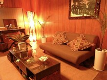 ダラムティドゥル(Dalam Tidur)/ゆったりソファでカウンセリング