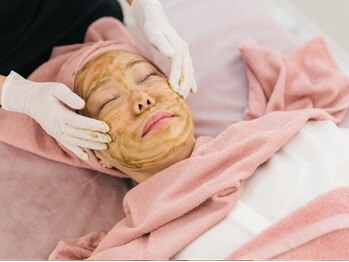 リリベル(LilyBell)の写真/【国産ハーブピーリング】無農の上質素材を使用◎肌悩みに合わせた施術で毛穴のお悩み根本改善☆
