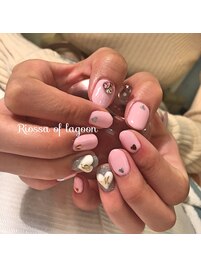 青みピンクのラブリーネイル