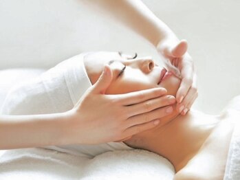 カモミール(Camomile)の写真/高濃度炭酸使用◎くすみも和らげ透明感のある素肌に徹底改善！きめ細かな肌にすることで化粧ノリも抜群♪