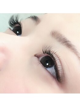 サロン ド ミニョン(Salon de Mignon)の写真/こだわりのカラーまつげエクステで、軽やかな目元を演出◎自然な優しさと洗練された美しさをプラス♪
