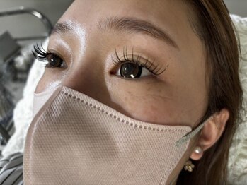 ナビ ミニョン(Nabi × mignon)の写真/熟練のアイデザイナーがあなたの目元をナチュラル上品に◎フラットラッシュでモチの良さも自信あり♪