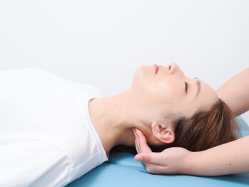 レニコ 三宮店(renico)/首の筋膜をほぐして肩こり改善