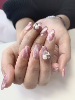 アイリッシュネイル 久屋大通店(Irish Nail)/マグネットVカットスワロ