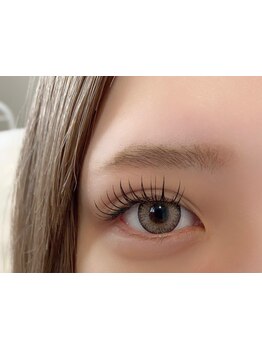 ナチュラル上品な目元にしたい