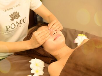 ポモ(POMO)/眼精疲労にハンドセラピス♪