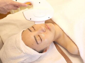 クルール(Couleur)の写真/【毛穴洗浄×ピーリング】毛穴レスな水光肌へ◆黒ずみ/角質汚れまで徹底除去し透明感あふれるクリア肌に◎