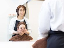 アクーディアサロン 高崎店/ローション洗顔の様子