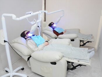 ベティー(Betee)の写真/日差しに映える白い歯で夏の第一印象アップ♪アシストホワイトニングで白Tシャツに似合う輝く美しい歯に♪
