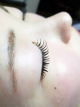 ビューティサロン リリー(Lily)の写真/持続力と仕上がりに自信あり♪《初回◆ ラッシュリフトカールタイプ￥3850/根本立ち上げタイプ￥4340♪》