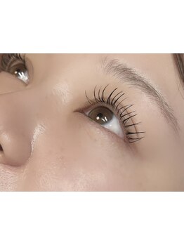 ナチュラル上品な目元にしたい