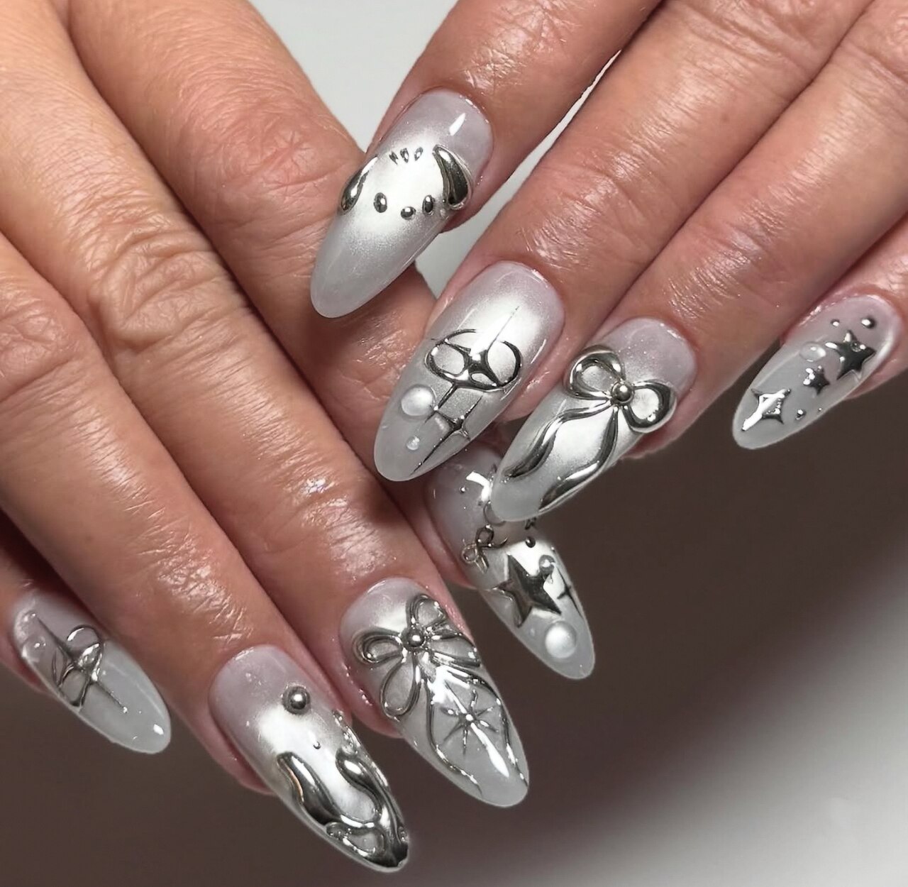 ネイルハンド オールシーズン/ハンド/ブランド柄/ホワイト/ブラック