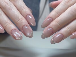 宝石ネイル