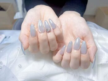 センシー ネイル スタジオ(Sensy Nail Studio)/オーロラネイルのチップ長さ出し