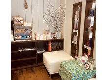 サプリ 静岡店(SPL)の雰囲気（待合室にはたくさんの美容商品が！！ご自由にご覧下さい♪）