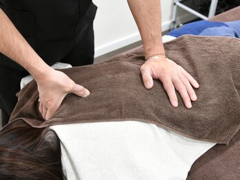 アールイー整骨院(Re整骨院)/背中の整体