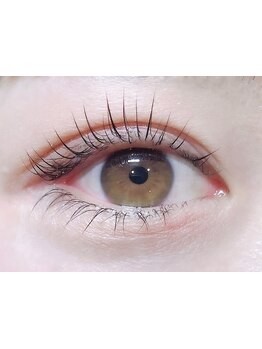 ネイル・アイメニューの同時施術が可能