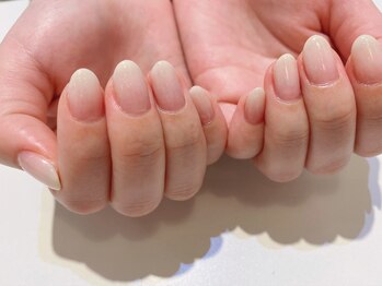 ネイルズ ララ(nails Lala)/ホワイトグラデーション。
