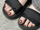 foot design (brown)