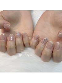 キラキラちゅるんショートネイル