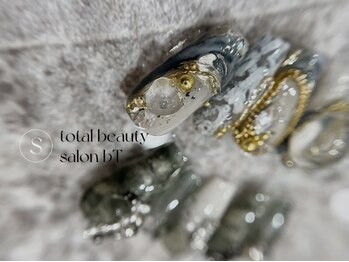 ビーティー(bT)/