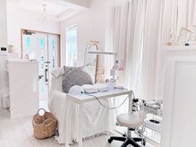 ミューズ ボーテ(Muse Beaute)の雰囲気（白を基調とした店内♪ソファ席でゆったりお過ごし頂けます★）
