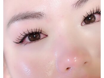 グラン(Gran by MOLLA)の写真/最先端の“LEDマツエク”☆従来のマツエクより超高持続♪施術後はすぐ水に濡らしてOK!岩盤浴や湿気にも◎