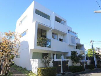 フルールドゥスリジェール(Fleurs de Cerisier)/お洒落なデザイナーズマンション