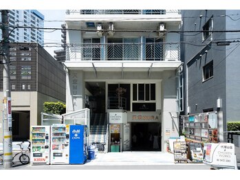 天使の艶肌/ビルの入り口 外観