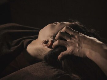 養生の館 錦店の写真/頭皮のコリを的確にほぐすプロの技術!【部分指圧30分+首リンパ20分+ヘッドスパ20分計70分¥6000】