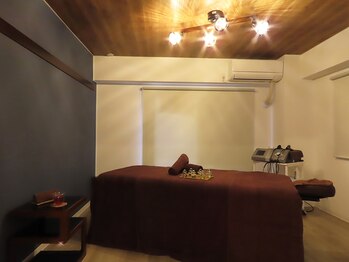 エスペランサ 西荻窪店/シンプル且つ清潔感のある店内