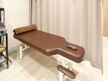 ワンアップ接骨院(ONE UP接骨院)/カーテンで区切った個室空間