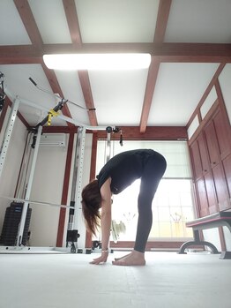 コクア(KOKUA)/リアラインを外し前後屈・振返り