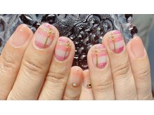 ハーティー(Hearty)/チェック柄ネイル